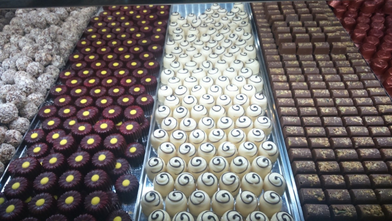 ecommerce-SANARY SUR MER-min_chocolates_milk_chocolate_white_chocolate_truffles_candy_food_treat_cacao-1213769